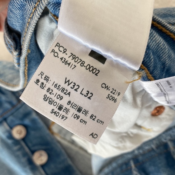 Levis Ribcage Straight Jeans with Knee Rips 32x32 - Picture 8 of 14